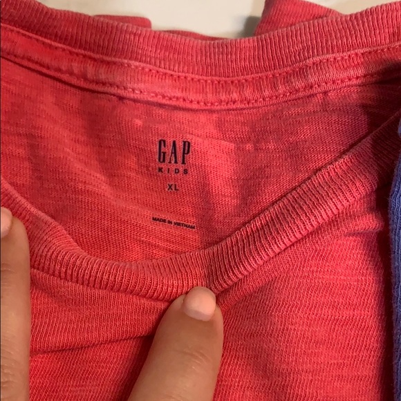 GAP kids XL sunwashed pocket T-shirts - Picture 3 of 3